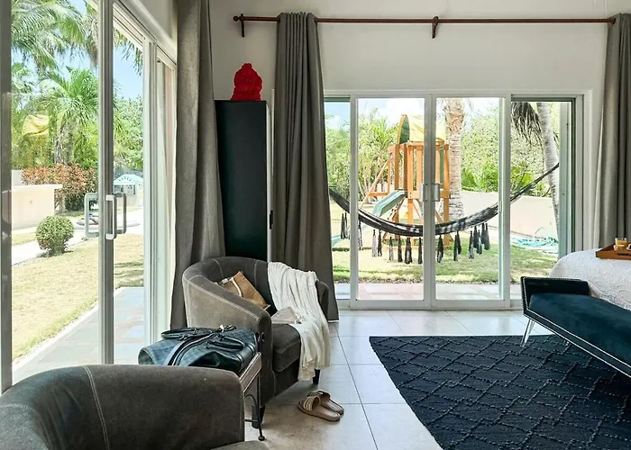 Oasis Private Pool And Cinema Villa